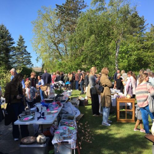Kæmpe privat loppe -og plantemarked i Vejby/Tisvilde