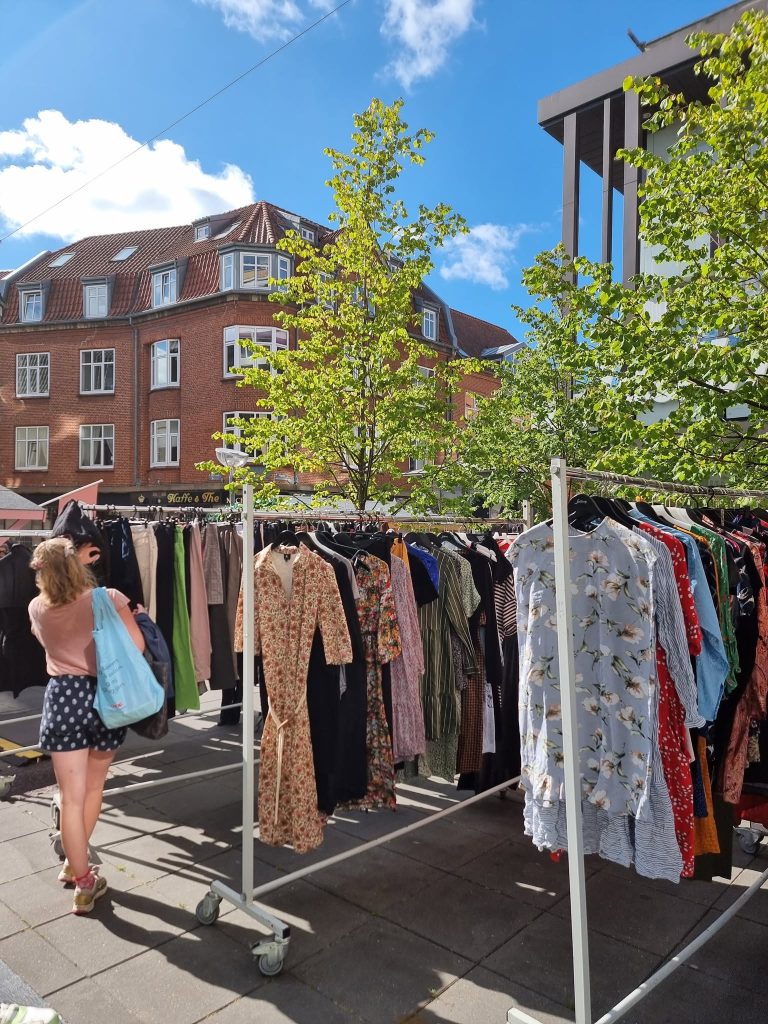 Sommerens Tøjbyttemarkeder